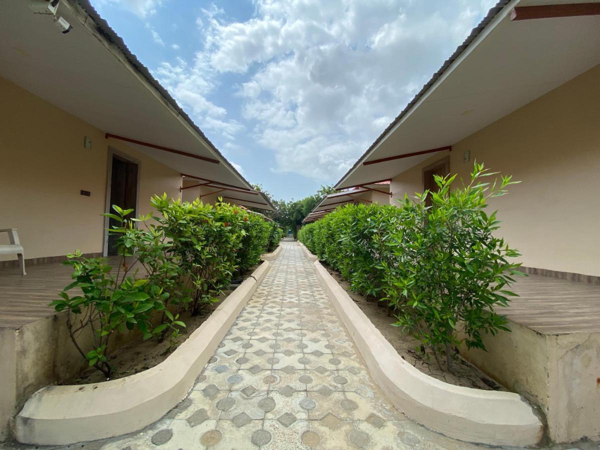 City The Village Beach Resort Laeja Exteriör bild